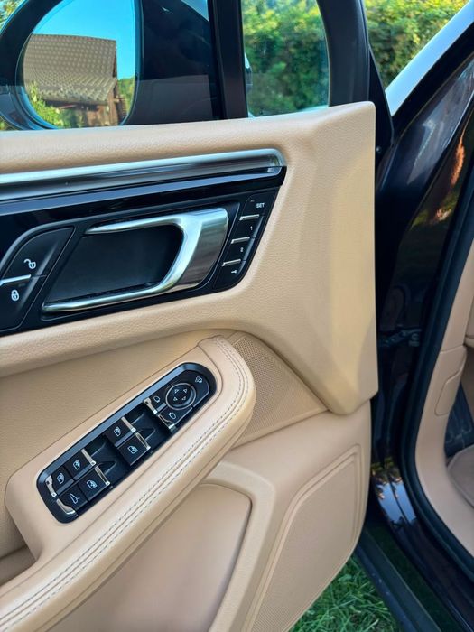 Porsche Macan Masina