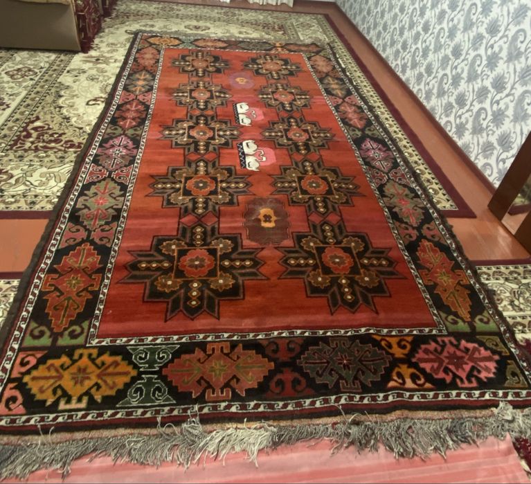 Продается ковер.