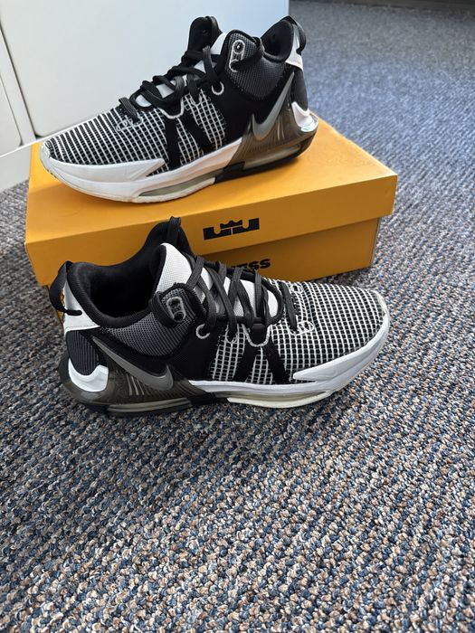 Last sale !Lebron witness 7 original