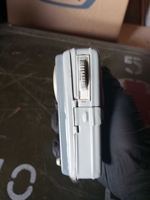 Продавам стар жепейски фенер с два цвята