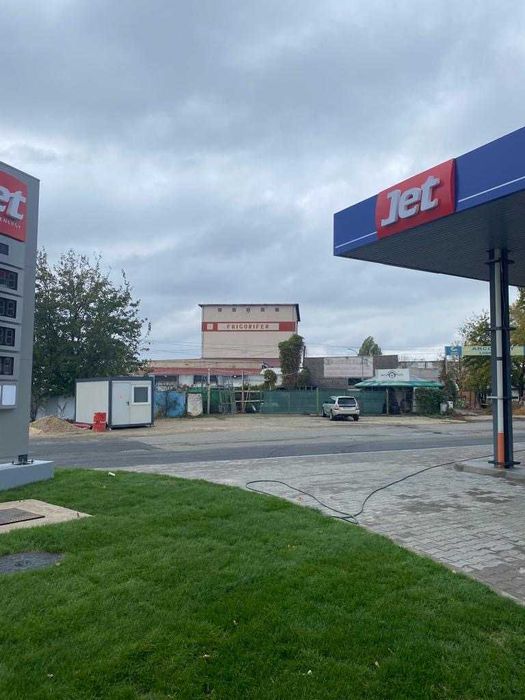 Vand/Variante spatiu comercial 6 Vanatori la 2 minute de AFI/Atrium