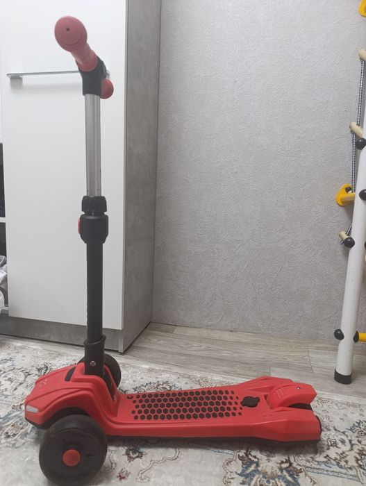 детский самокат на 5-8 лет