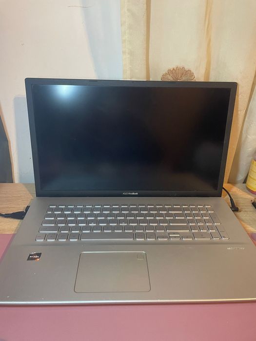Laptop 17' Asus Vivobook M712D