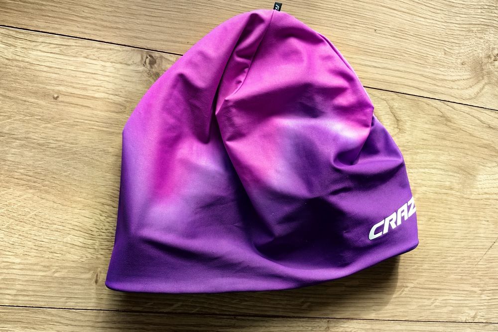 Caciula marca  Crazy