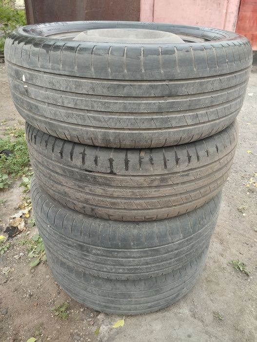 Продаю шины летние