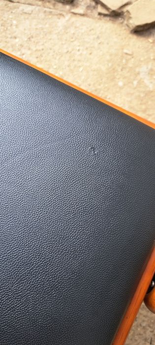 Стол за пиано с регулиране на височината