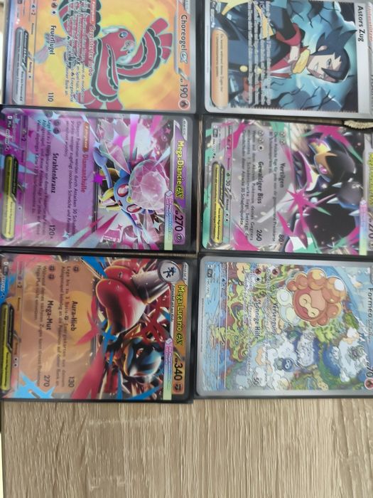 Vând cartonașe pokemon