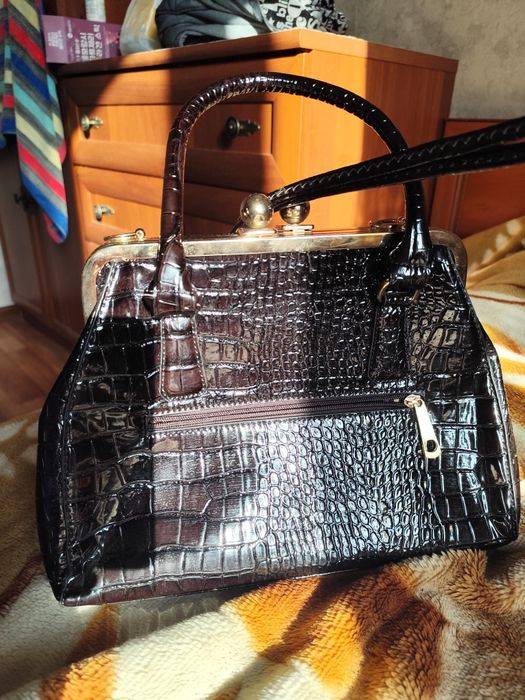 Продам дамскую сумку