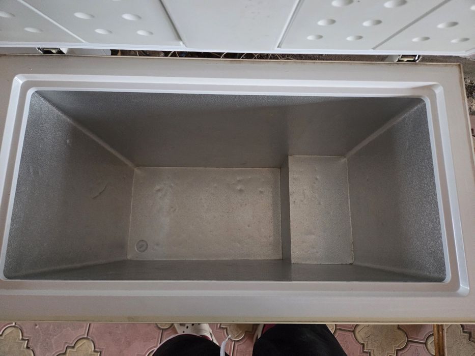 Компактный морозильник-ларь Elenberg EL-200C