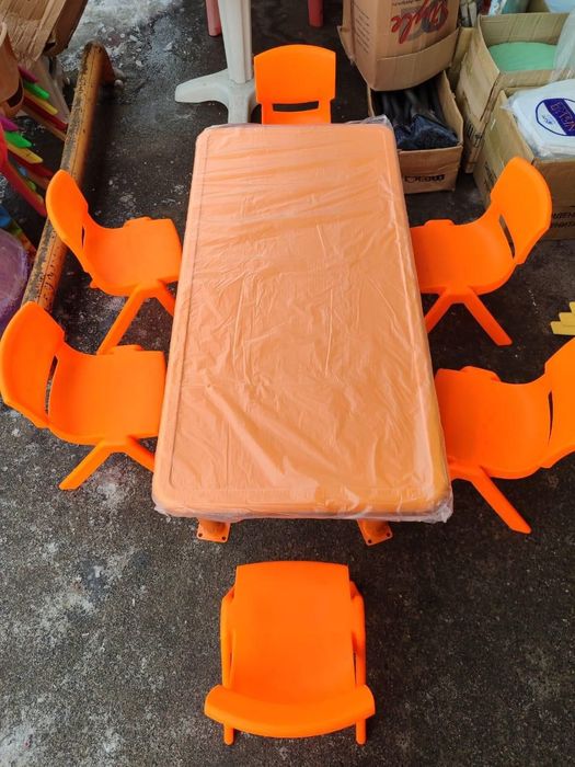 Стул детский пластиковый