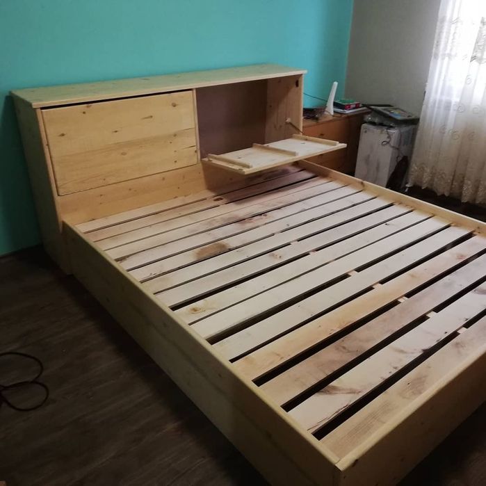 Единични легла, присти и спални