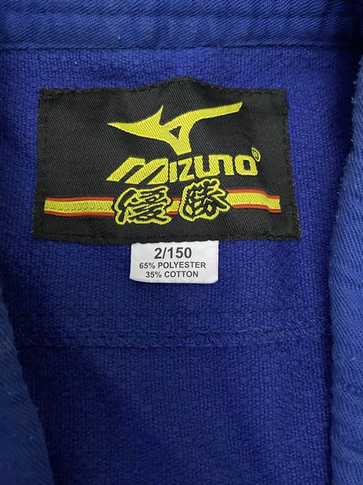 Продам кимоно с перчатками и шлемом