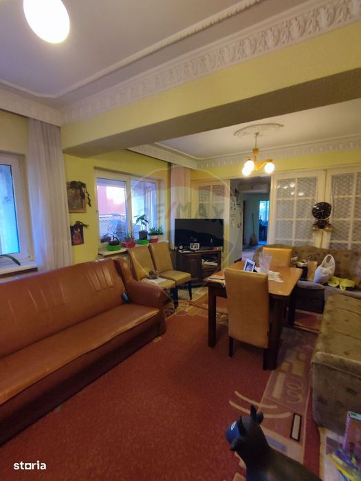 VANZARE SPECIALA Casă / Vilă cu 7 camere, Uverturii MILITARI/Duplex