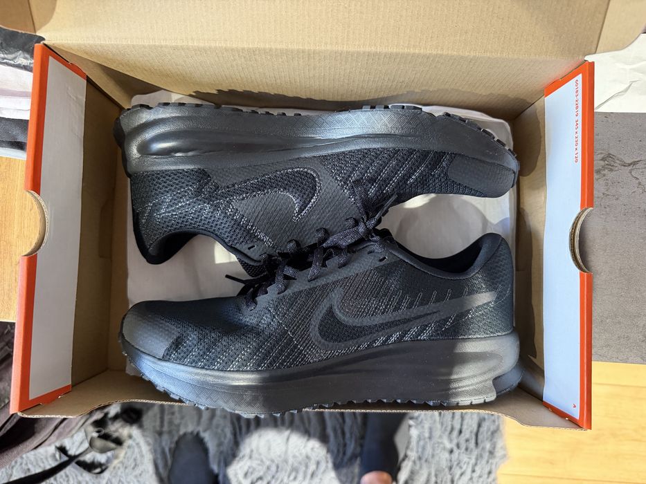 Обувки Nike Run Defy