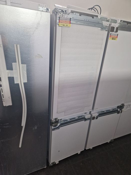 Хладилник за вграждане Samsung SmartThings