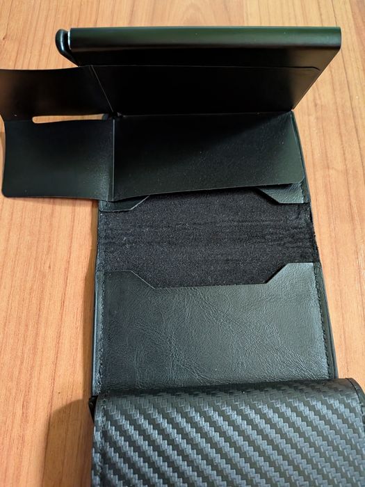 Vând portofele port-carduri slim