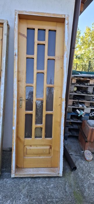 Usa interior lemn masiv