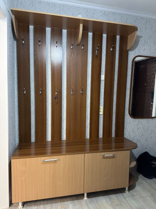 Прихожая с зеркалом.