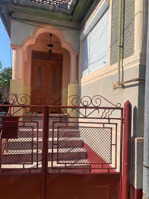 Persoana fizica vand casa la tara