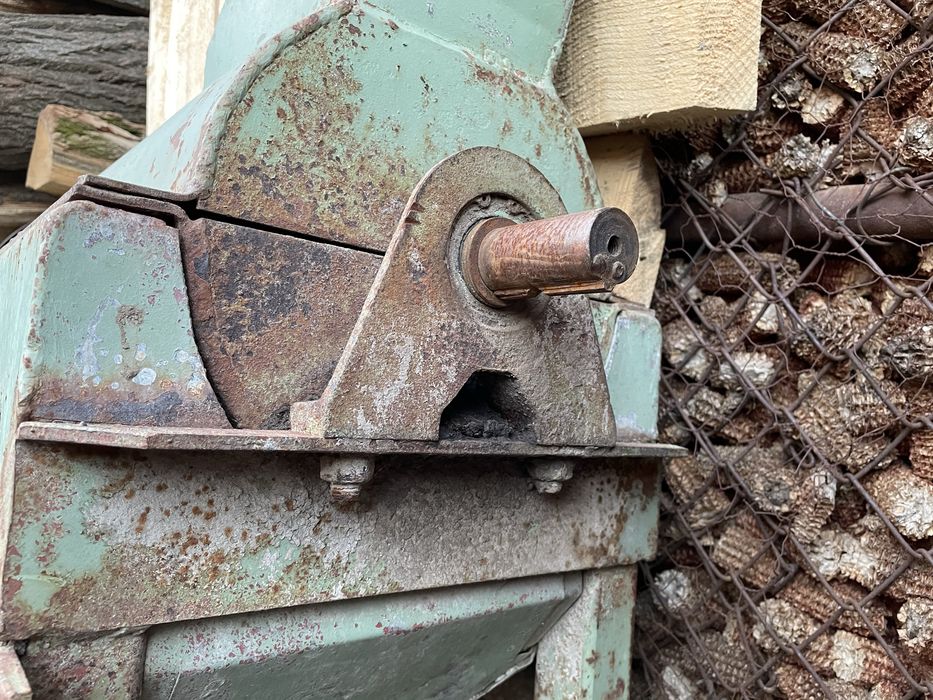 Batoza/masina de batut/curat porumb, in stare ft buna!