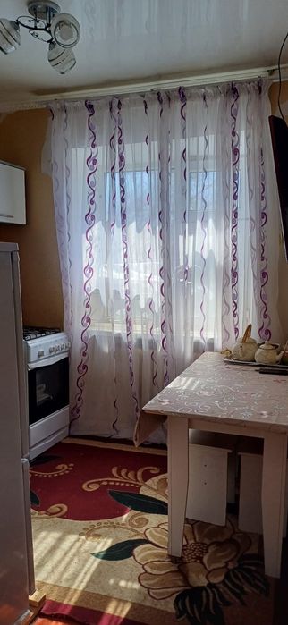 1 бөлмелі кв сатылады 3 этаж.  Бегім ана көшесі 3 дом. Вокзал жанында.