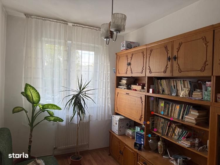 Apartament 4 camere etaj 2/4