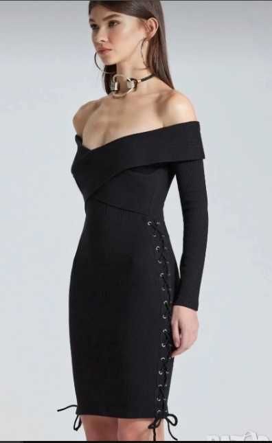 Черна елегантна черна рокля с голи рамена и връзки