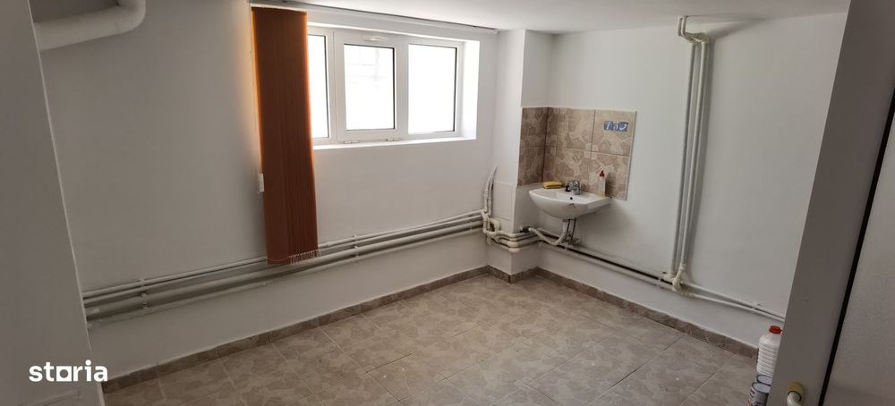 Casa S+P+1, pretabil si pentru birouri + Graj/Service auto in curte