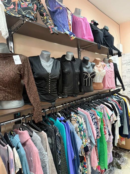 Мъжки и дамски дрехи на едро и дребно !