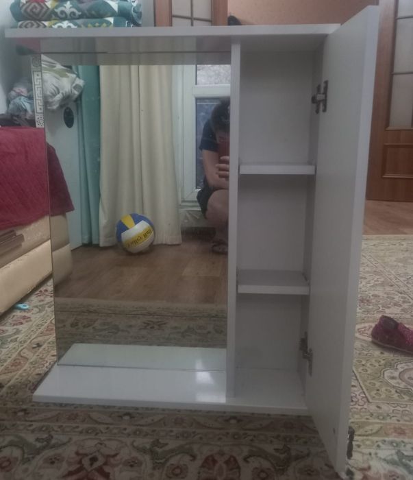 Ванная зеркала с полками