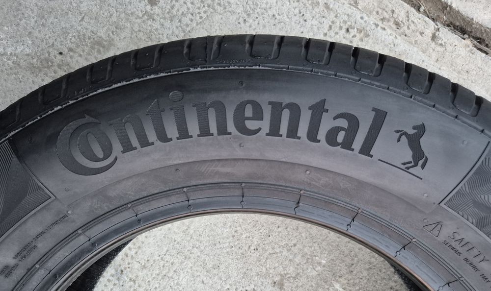 O bucată 205/65 R15 vară - una Continental