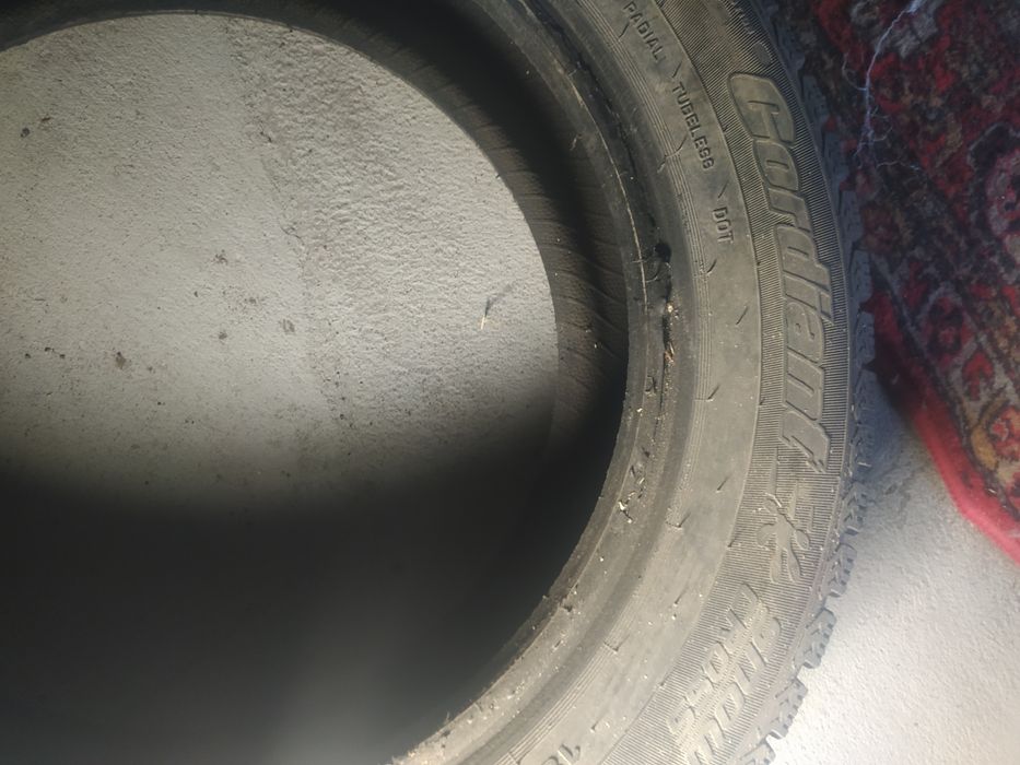 Продам шины зимние.