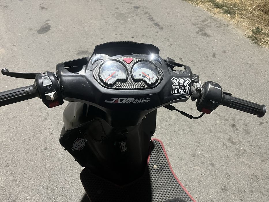 Продам скутер ру8