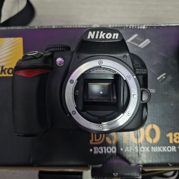 Aparat foto Nikon d3100, 2 obiective + accesorii