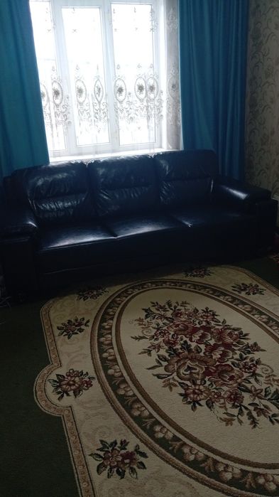 Диван кожаный бу