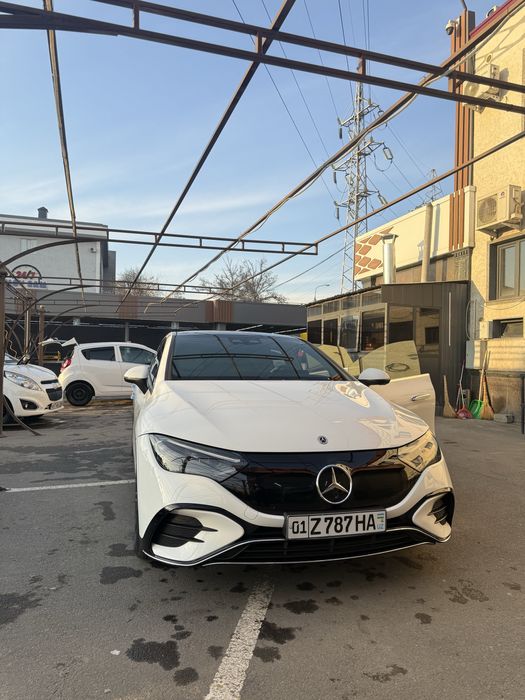 Mercedes Benz EQE350+ AMG line