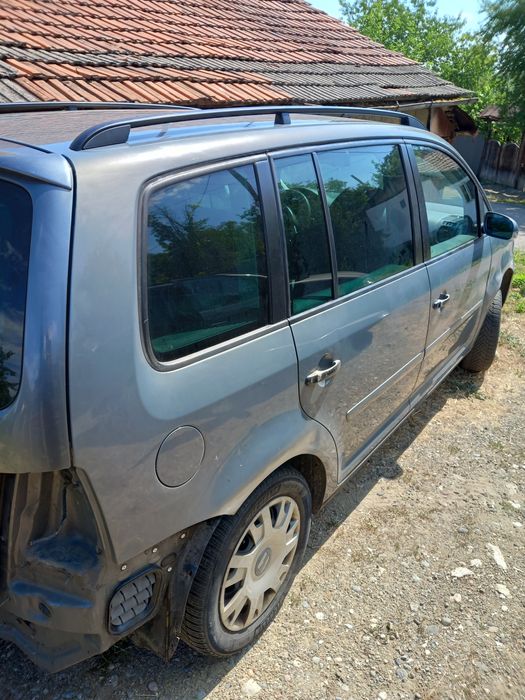 Vând piese wv touran 2004