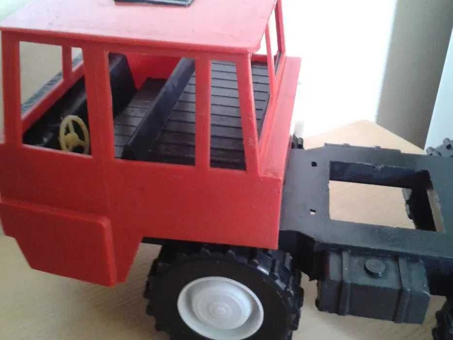 Jucarie- Camion model Tatra perioada comunista