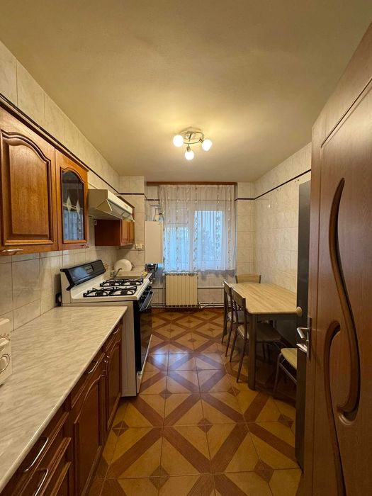 Apartament 3 camere de închiriat – Teiul Doamnei