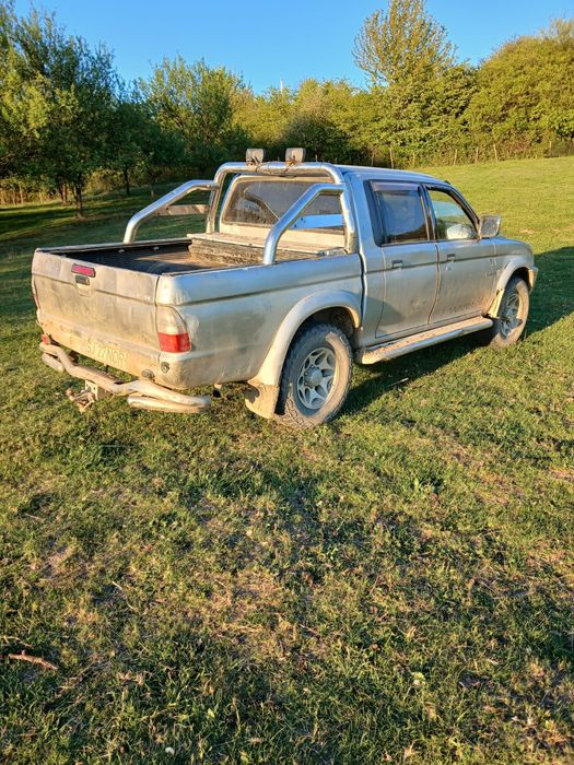 Vând Mitsubishi .