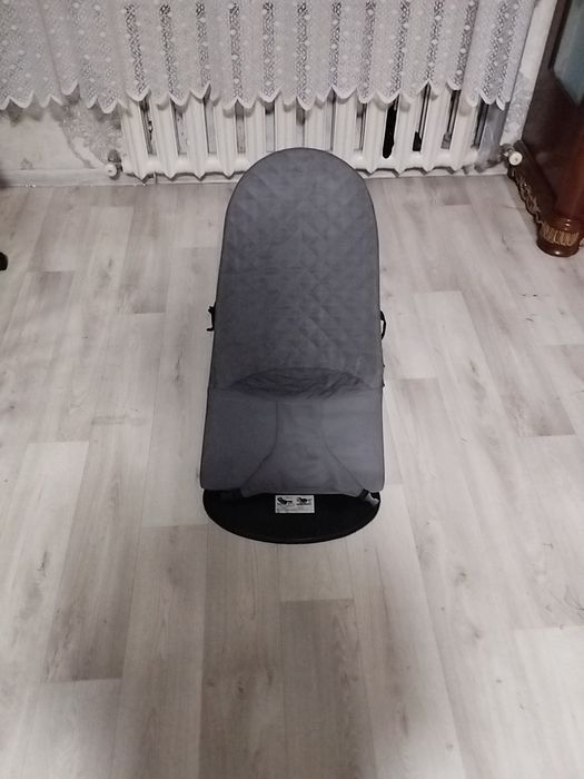 Продается ходунок, в подарок шезлонгг