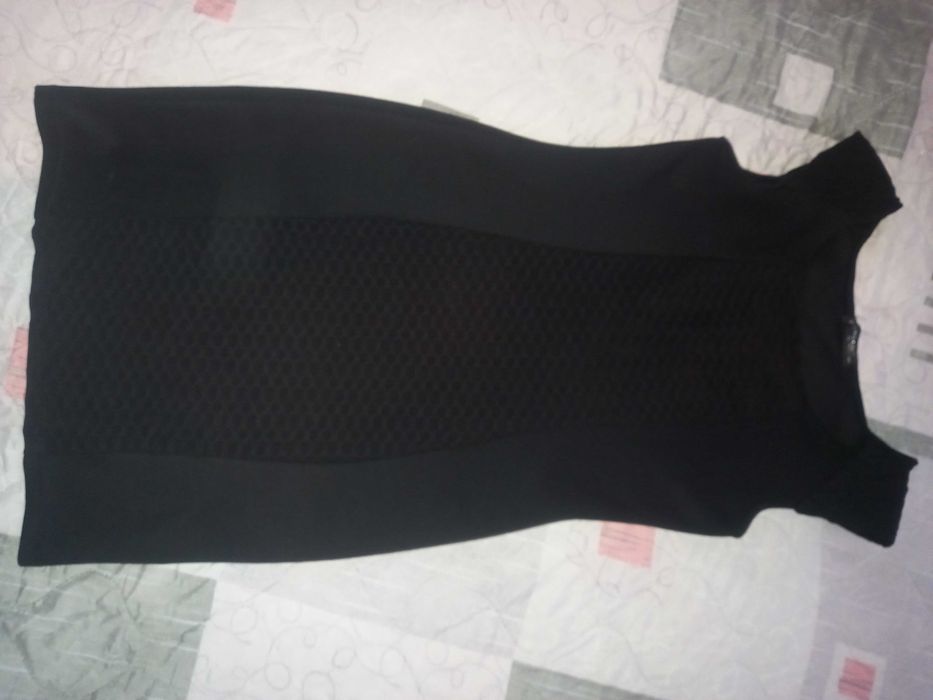 Продавам 2 рокли в отлично състояние!