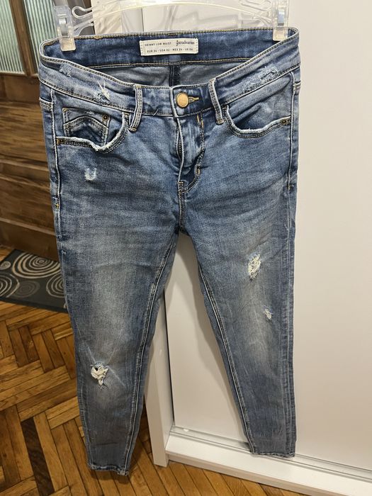 Blugi Stradivarius marime xs