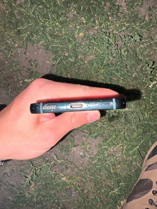 Продам Samsung s22