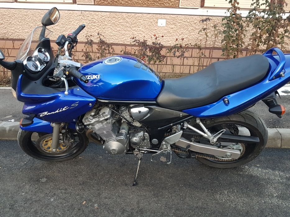 Suzuki Bandit 600S impecabil (pret extrasezon)