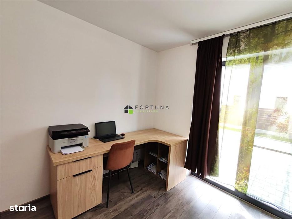 Casa moderna, singura in curte - Izvor