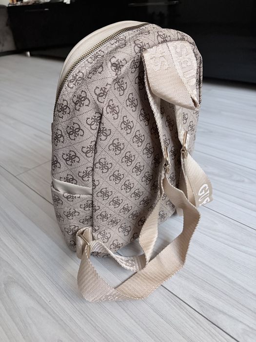 Rucsac Guess.