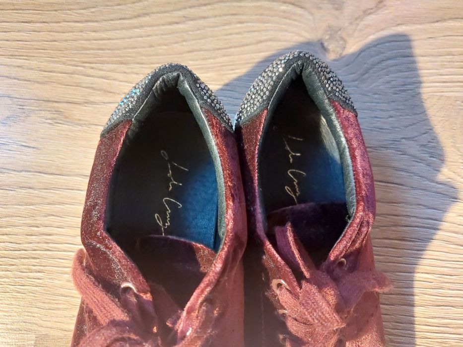 Pantofi Lola Cruz-aproape noi,