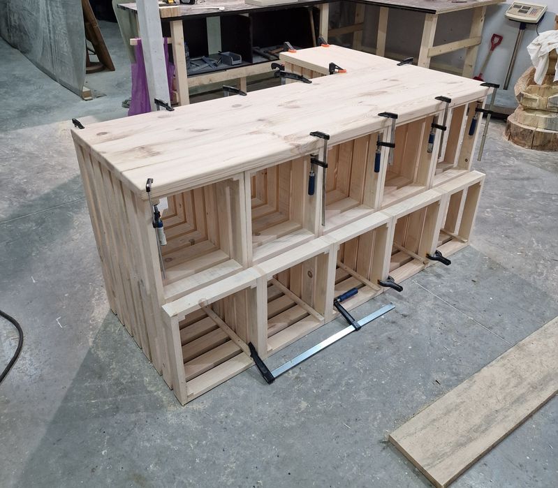 Дървено     бюро