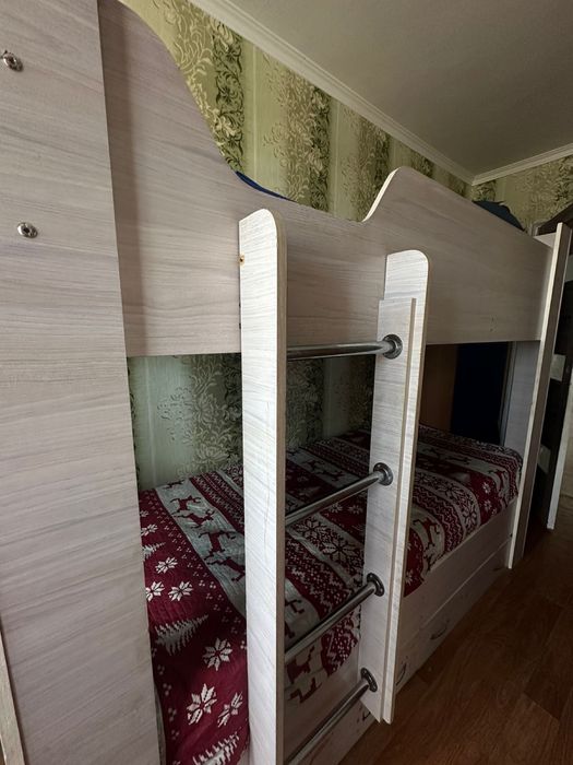 Двухяростный кровать продается